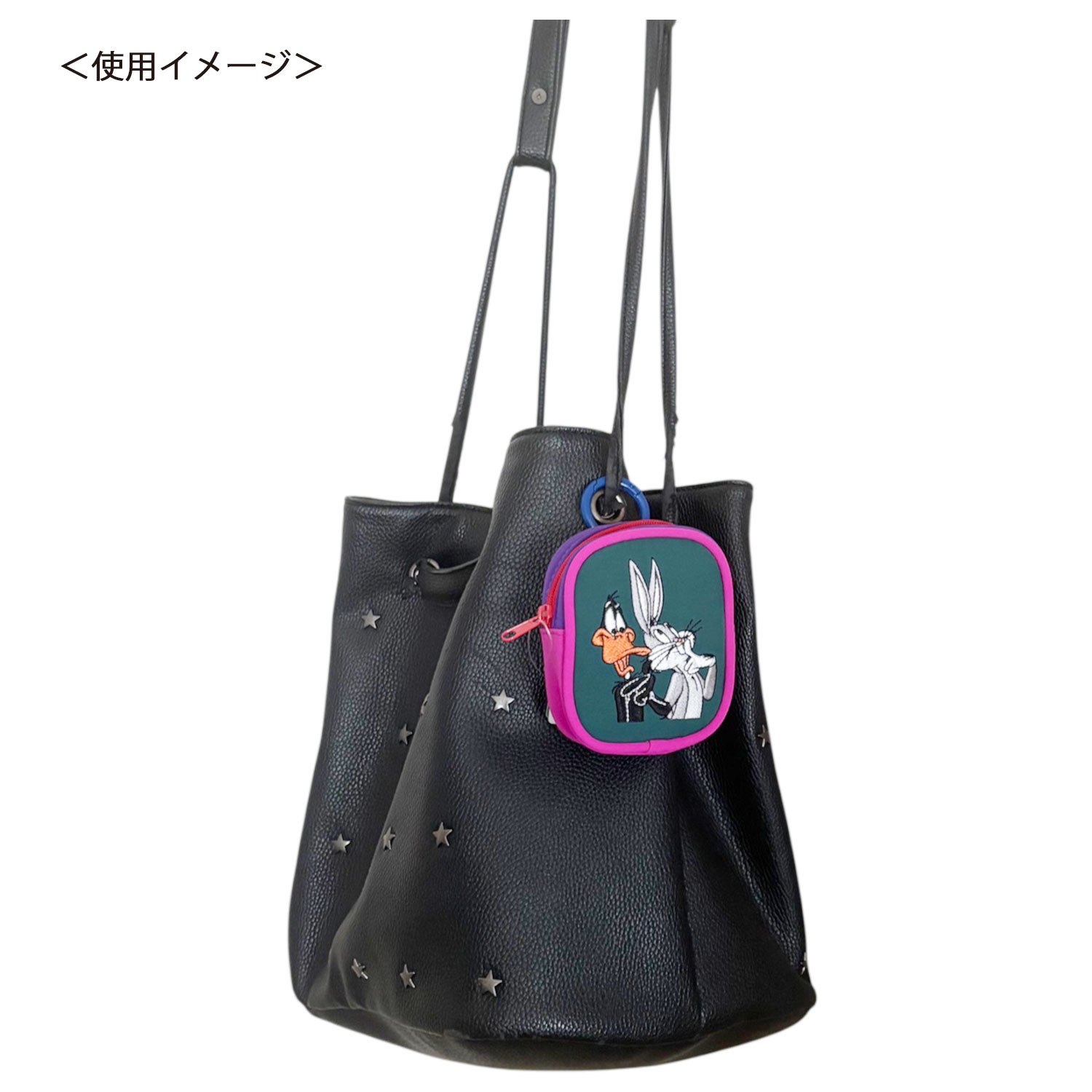[公式] LOONEY TUNES/NOSTALGICA（ルーニー・テューンズ/ノスタルジカ）カラビナ付きポーチ バッグス・バニー＆ダフィー・ダック