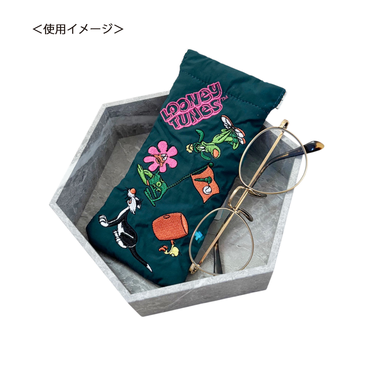 [公式] LOONEY TUNES/NOSTALGICA（ルーニー・テューンズ/ノスタルジカ）メガネクッションポーチ ルーニー・テューンズ グリーン