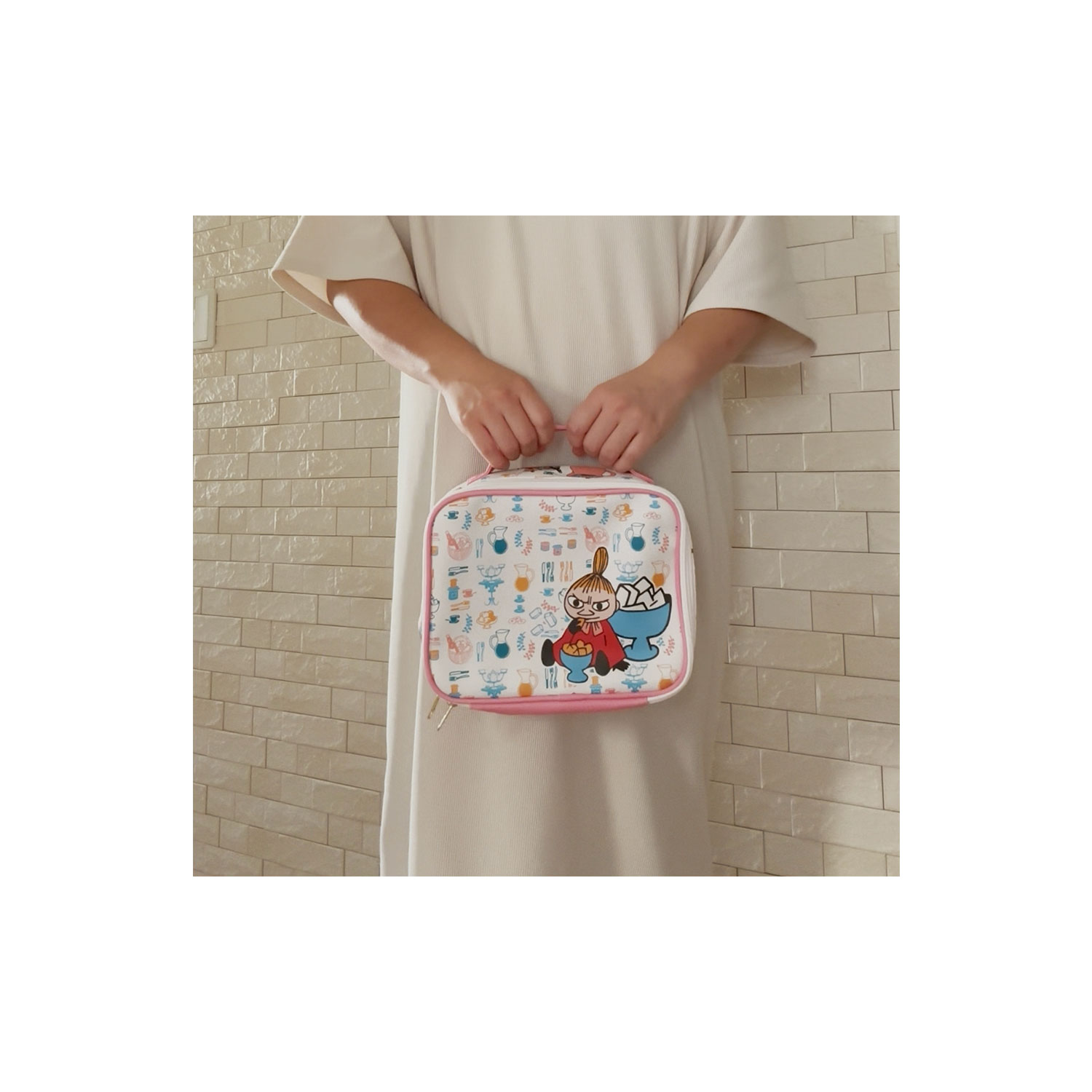 公式] メーカー直営 ムーミン トランクポーチ リトルミイ ティータイム