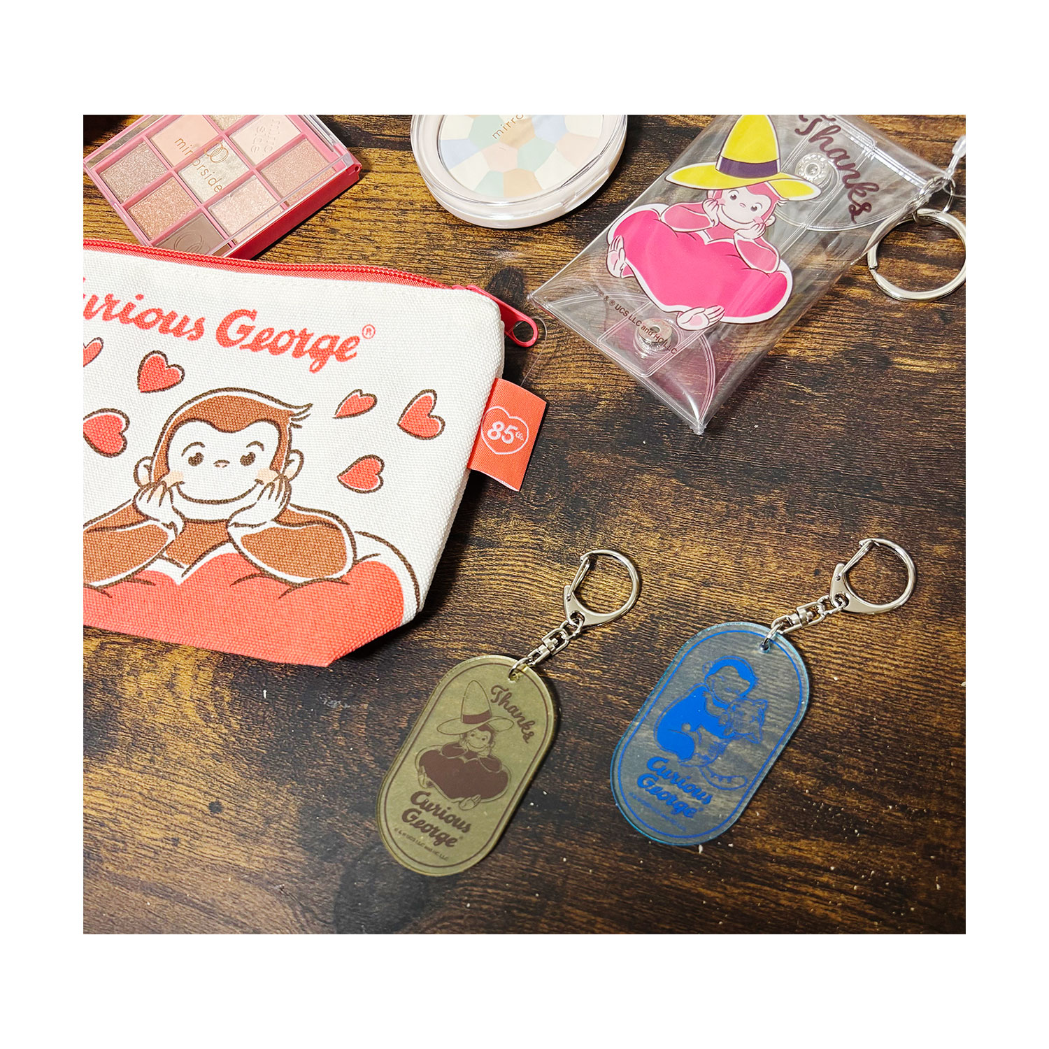 [公式] メーカー直営 おさるのジョージ85周年 クリアポーチ スマイル ハート