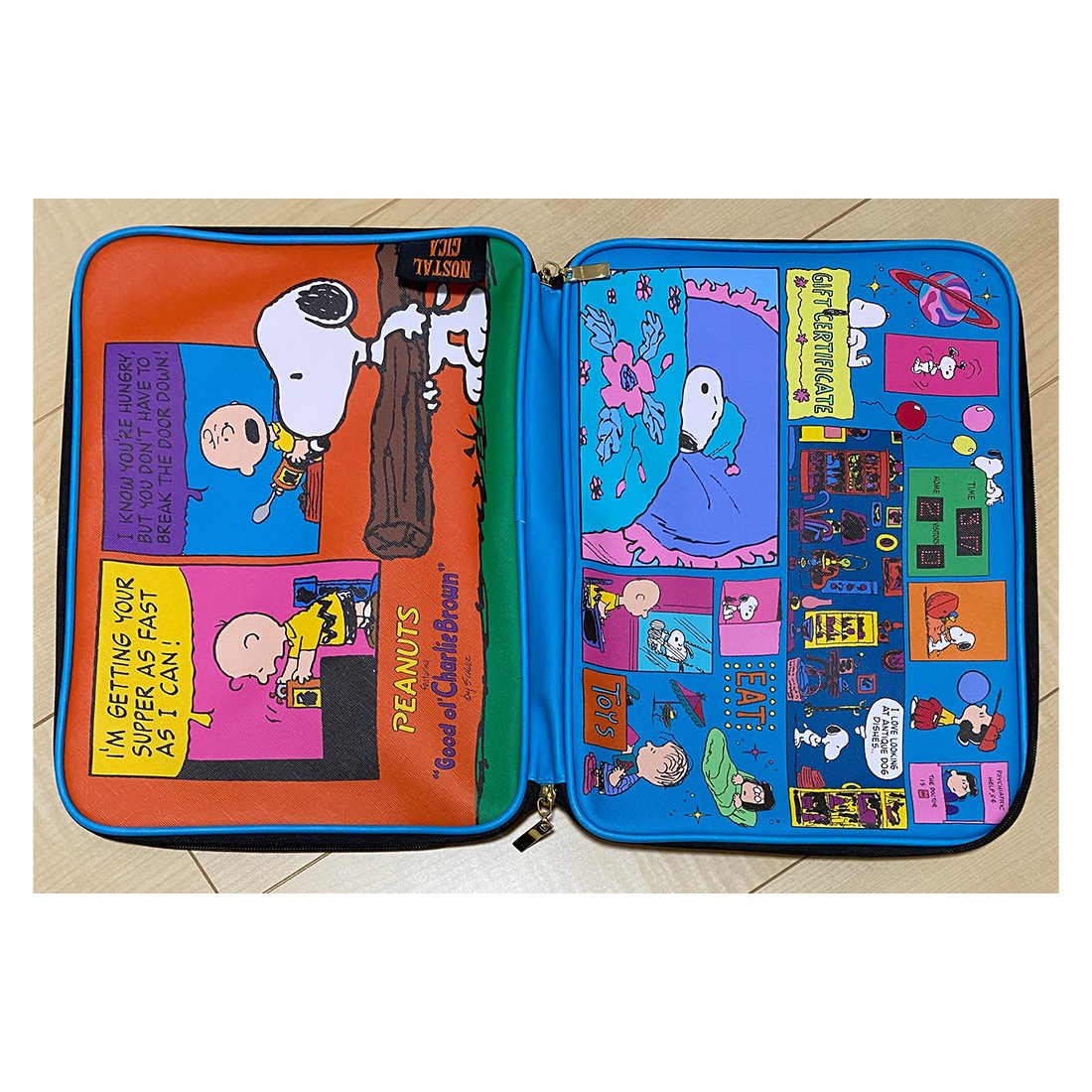 [公式] NOSTALGICA/PEANUTS  スヌーピー ドキュメントポーチ 13inch　コミック/スペース
