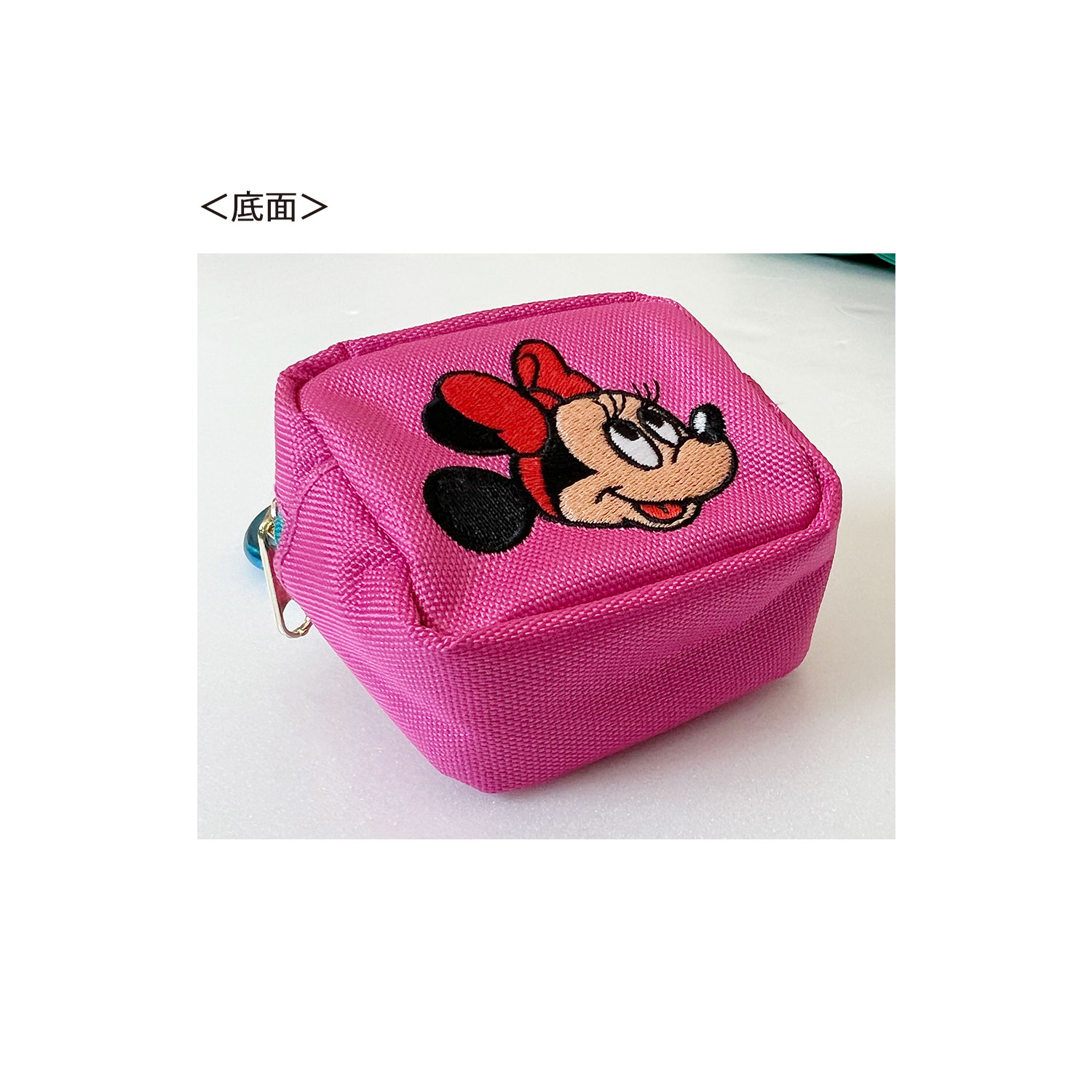 ディズニー/ノスタルジカ カラビナ付きミニ刺繍ポーチ ミニーマウス  
