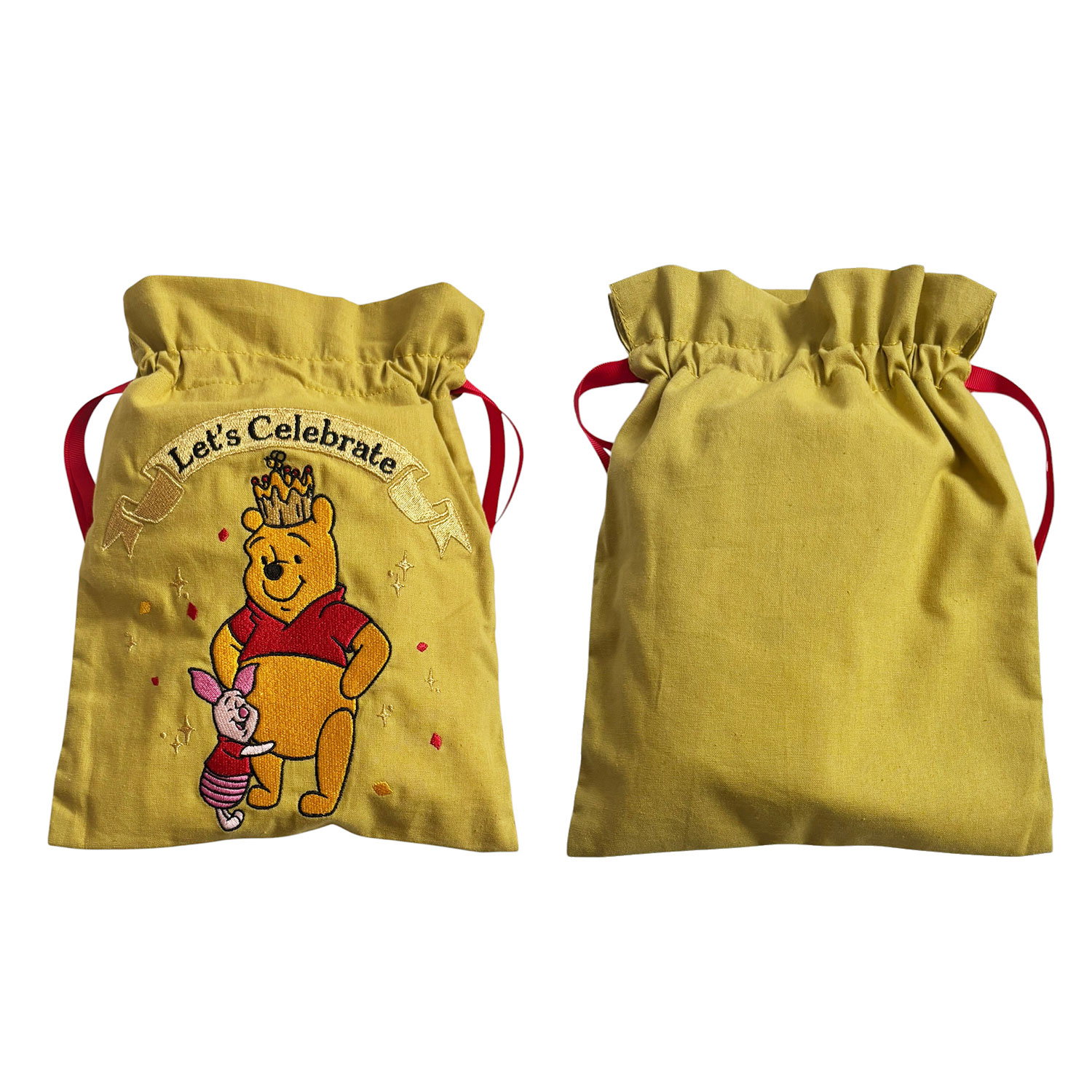 ★COMING SOON★<br><br>[公式] メーカー直営 ディズニー くまのプーさん 刺繍トラベル巾着 赤シャツ