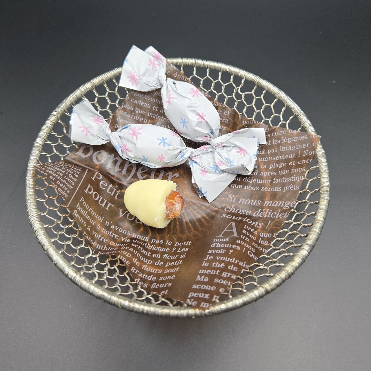 ホワイトティラミスチョコレート　250ｇ