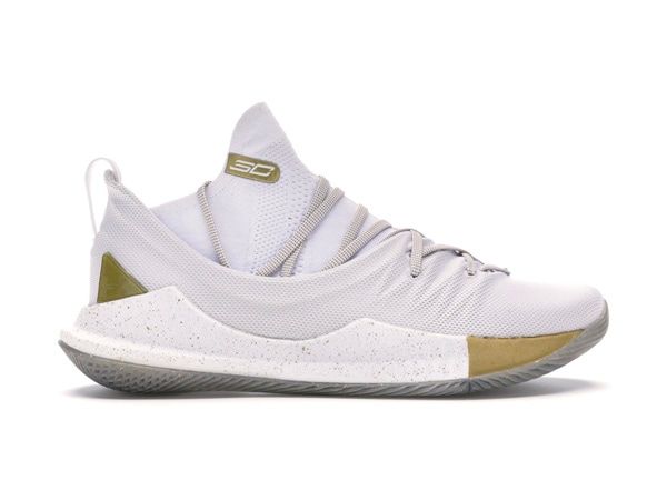 アンダーアーマー Curry 5 バスケットシューズスニーカー