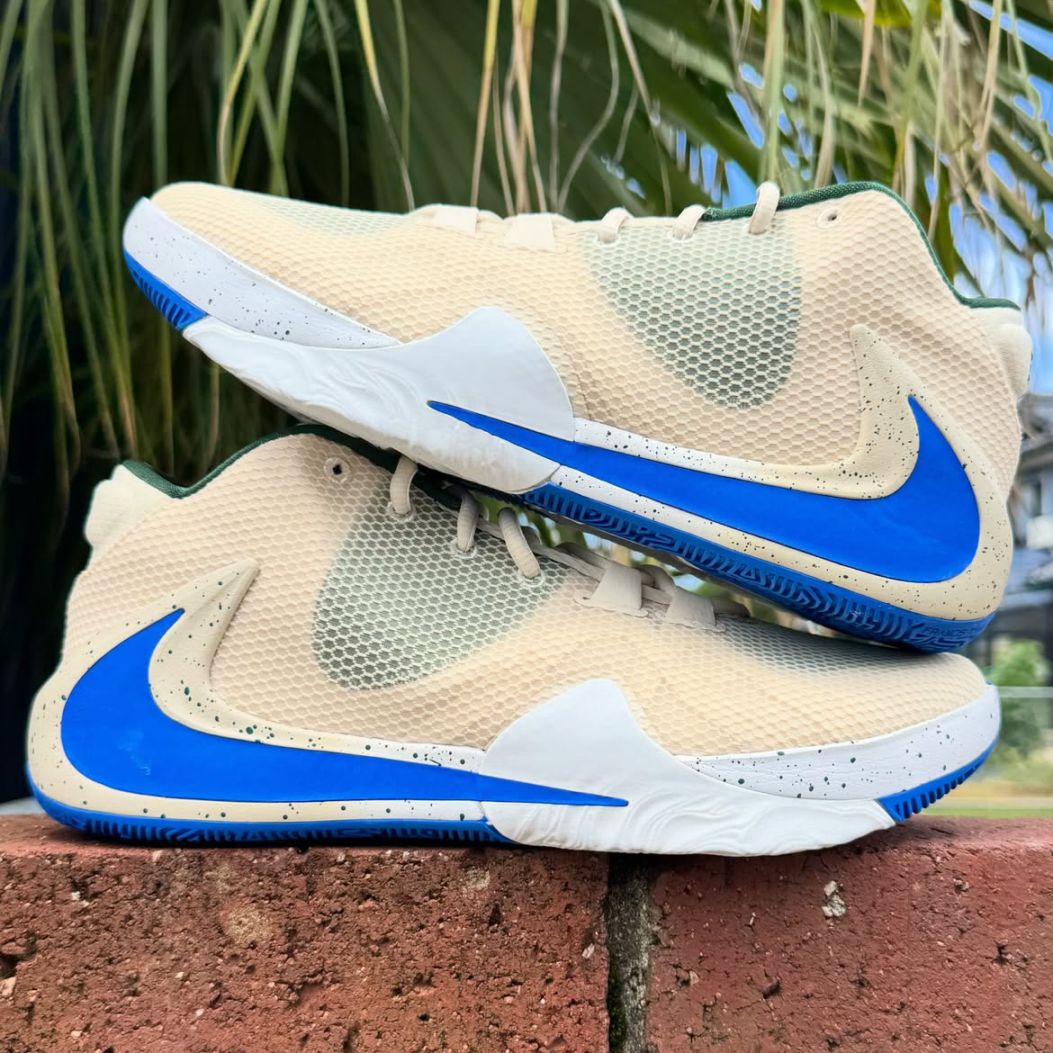 ま*も様 NIKE FREAK1 ヤニス フリーク NBA 新品未使用 NIKE ZOOM FREAK 1 'BUCKS' ナイキ ズーム フリーク 1 ヤニス