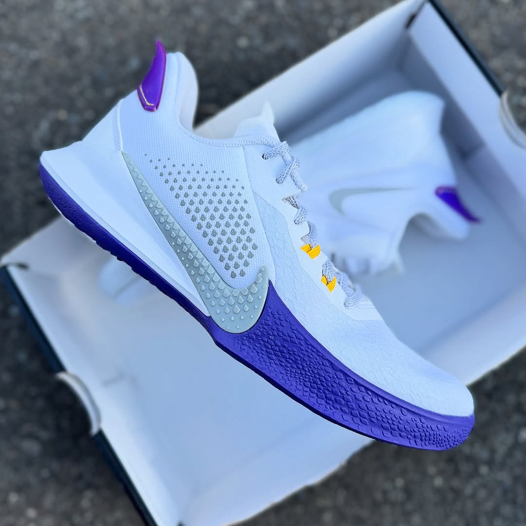 NIKE KOBE MAMBA FURY 'BLUCE LEE' ナイキ コービー ブライアント