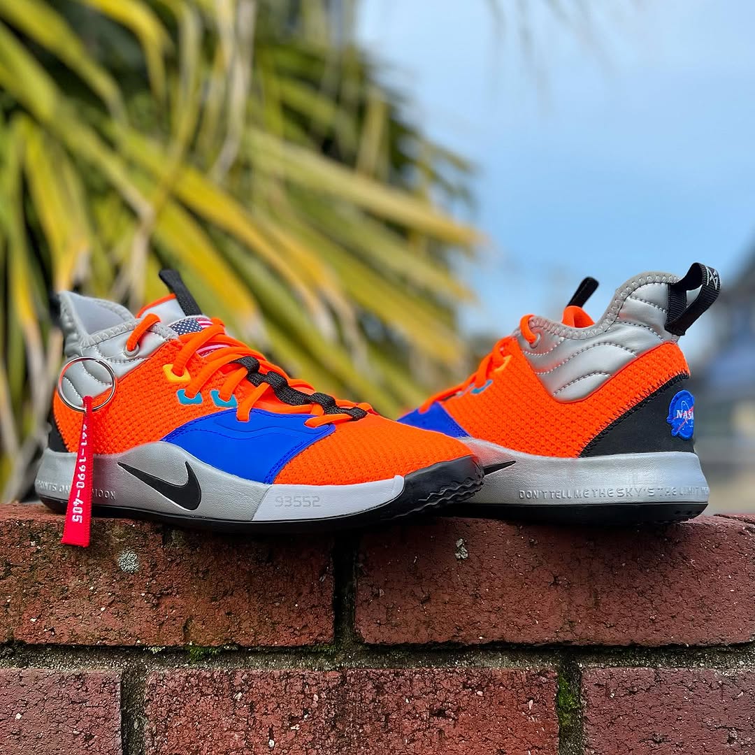 NIKE マルチカラー バスケットボールシューズ　バラージ NIKE マルチカラー バスケットボールシューズ バラージ