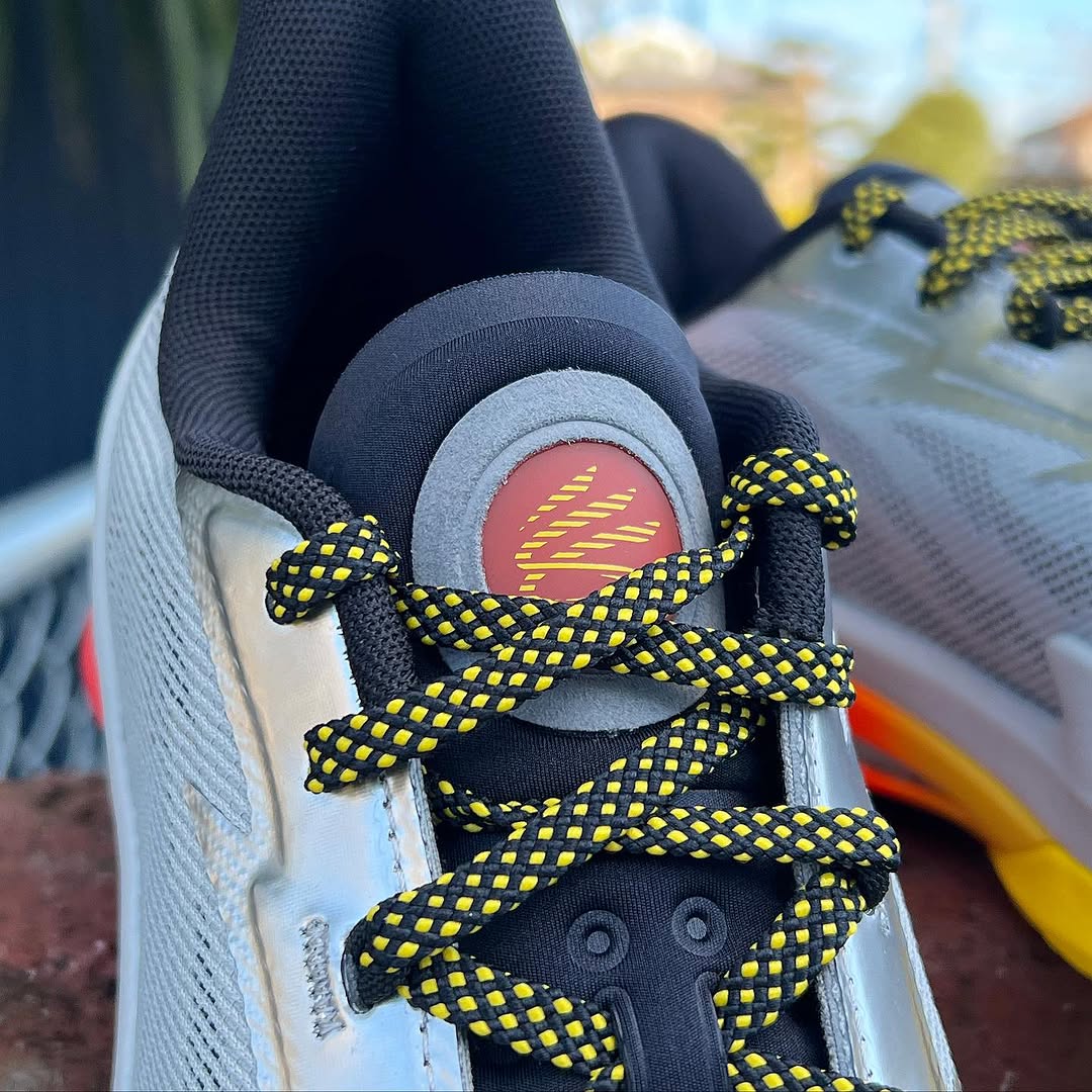 CURRY スニーカー グレー/イエロー UNDER ARMOUR CURRY SERIES 7 'IRON SHARPENS IRON' アンダーアーマー