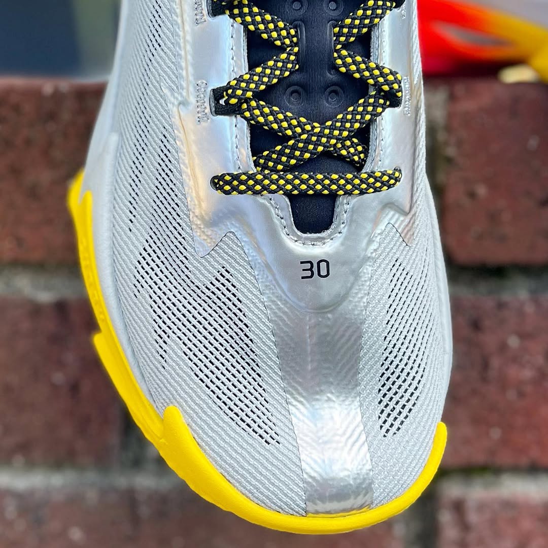 UNDER ARMOUR CURRY SERIES 7 'IRON SHARPENS IRON' アンダーアーマー