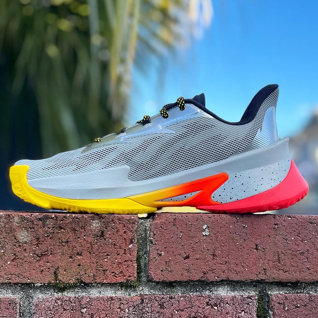 UNDER ARMOUR CURRY SERIES 7 'IRON SHARPENS IRON' アンダーアーマー