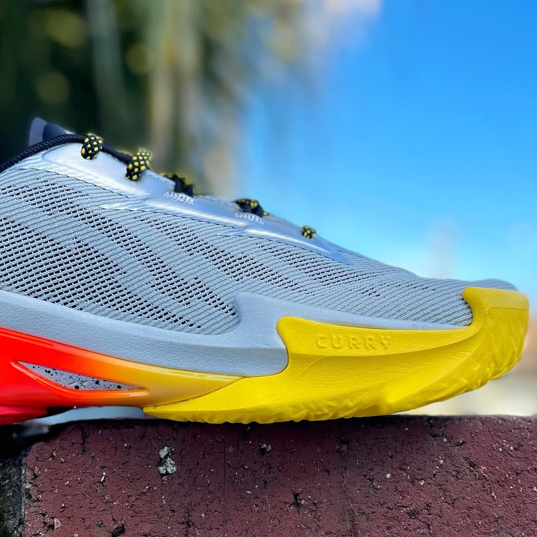 UNDER ARMOUR CURRY SERIES 7 'IRON SHARPENS IRON' アンダーアーマー