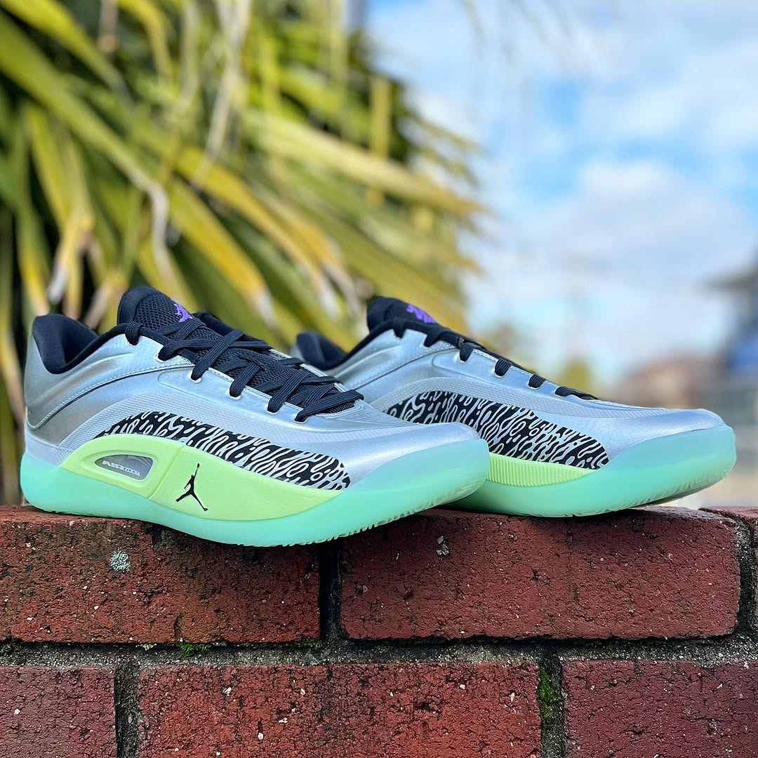 最新モデルJordan Zion4 ザイオン4 バッシュ 29cm 箱付き 最新モデルJordan Zion4 ザイオン4 バッシュ 29cm 箱付き