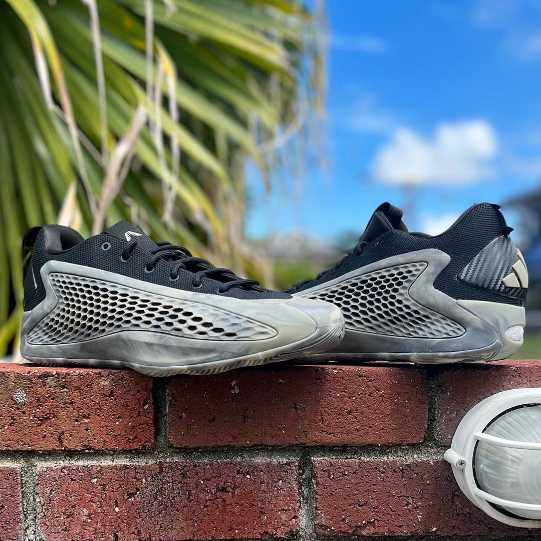 アディダス AE1 アンソニー・エドワーズ ワン ミッド 26.5 Y1185 アディダス AE1 アンソニー・エドワーズ ワン ミッド 26.5 Y1185