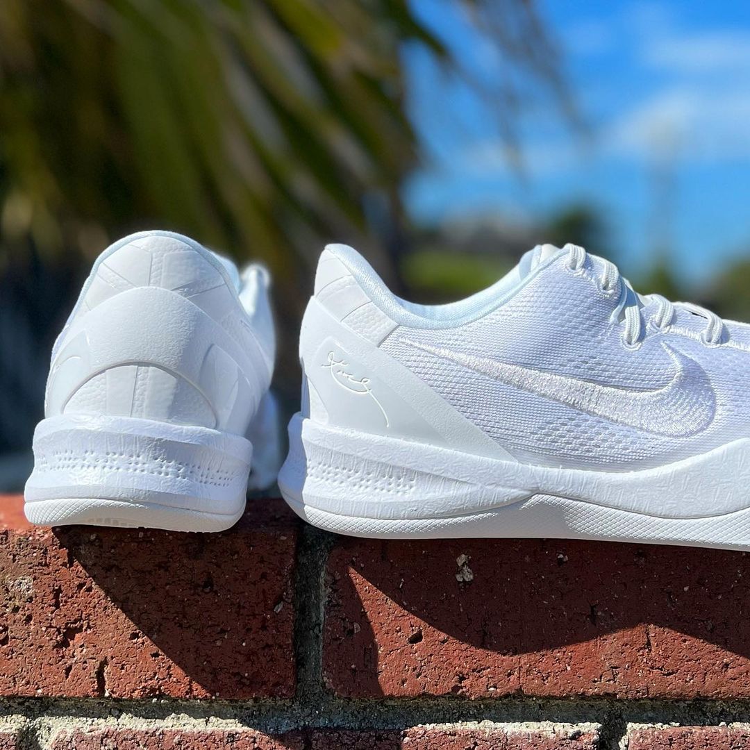 NIKE KOBE VIII PROTRO HALO ナイキ コービー 8 プロトロ ヘイロー