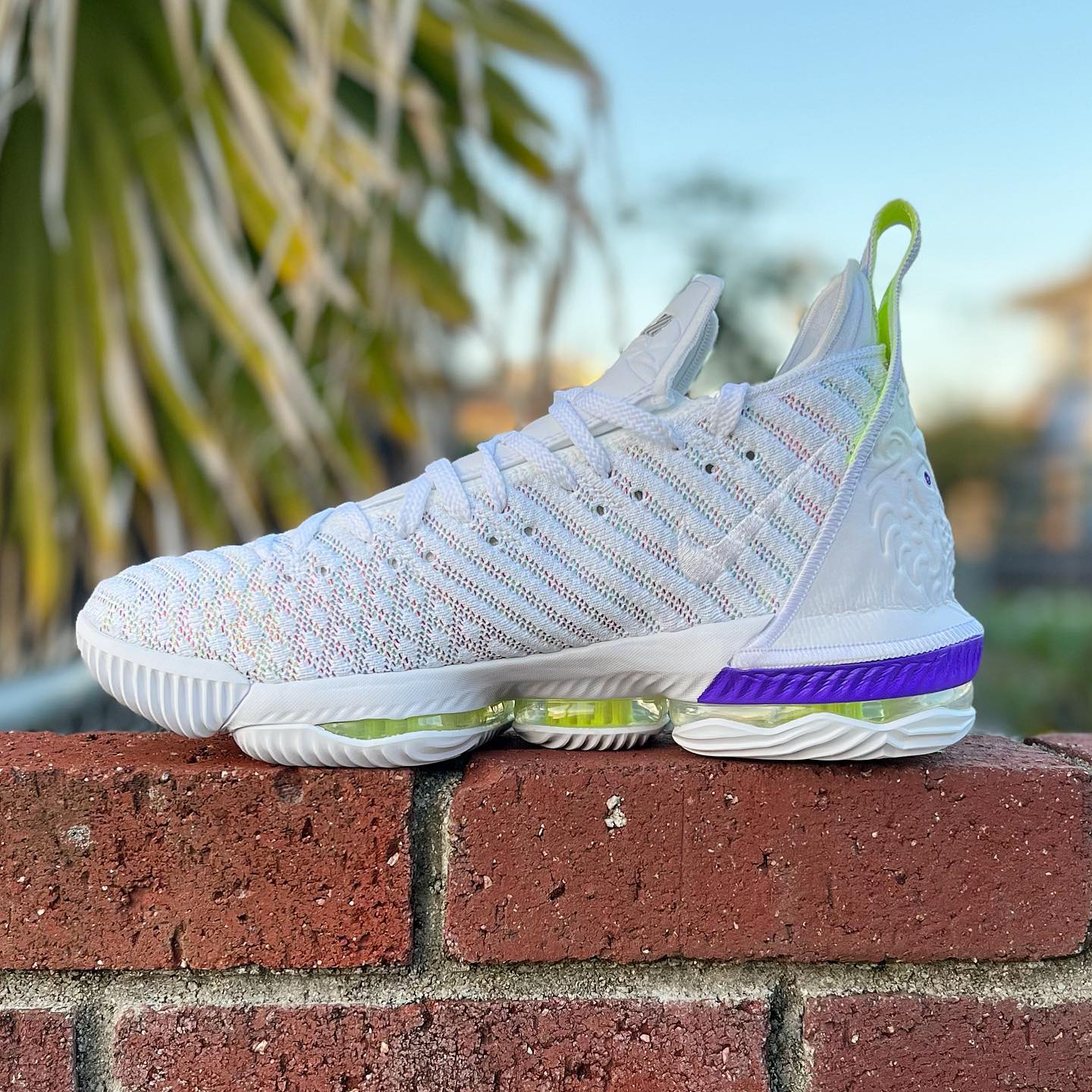 NIKE LEBRON 16 'BUZZ LIGHTYEAR' ナイキ レブロン 16 バズライト