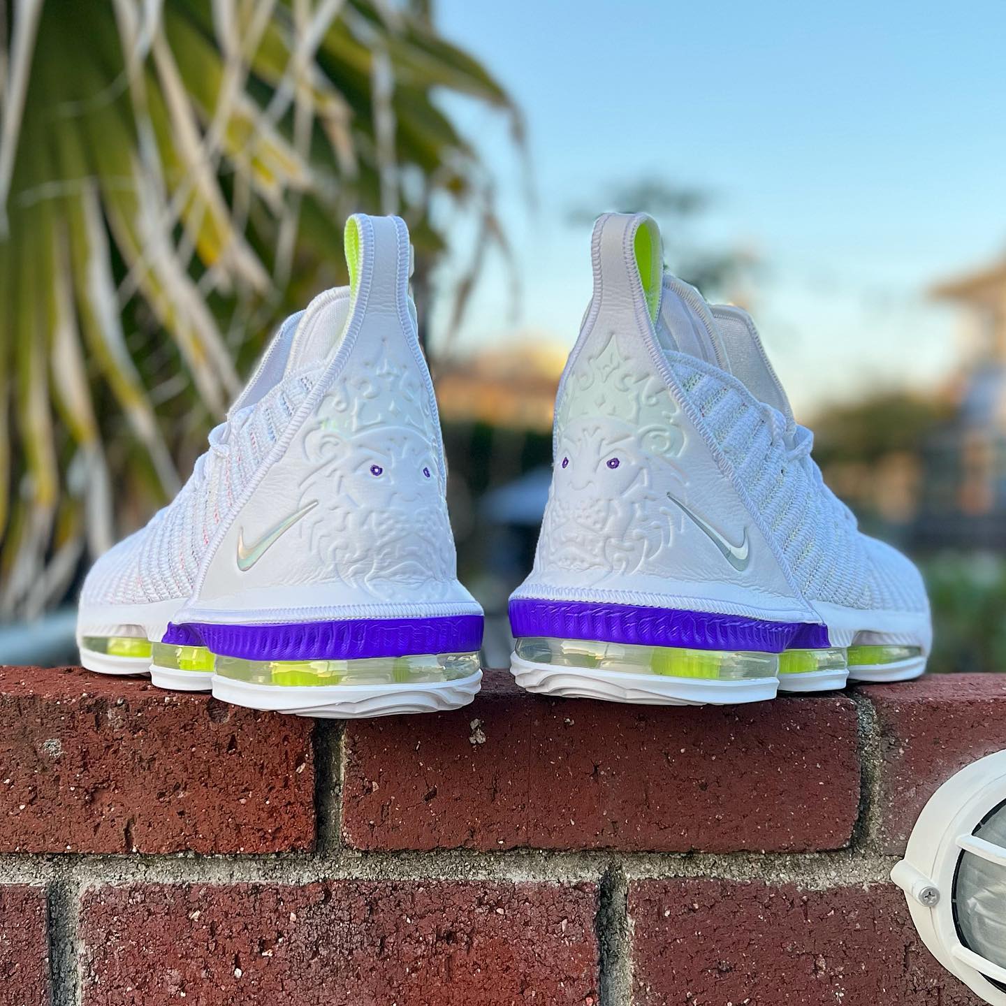 NIKE LEBRON 16 'BUZZ LIGHTYEAR' ナイキ レブロン 16 バズライト