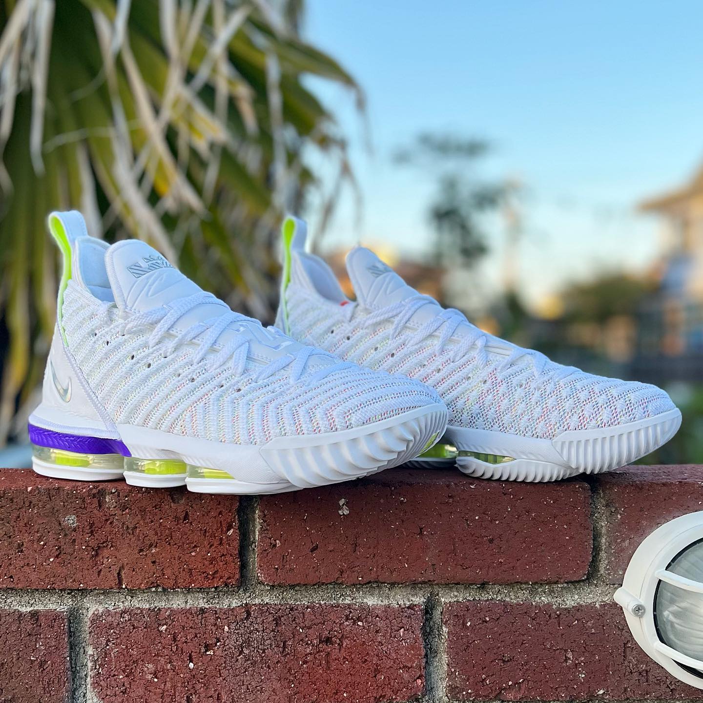 NIKE LEBRON 16 'BUZZ LIGHTYEAR' ナイキ レブロン 16 バズライト