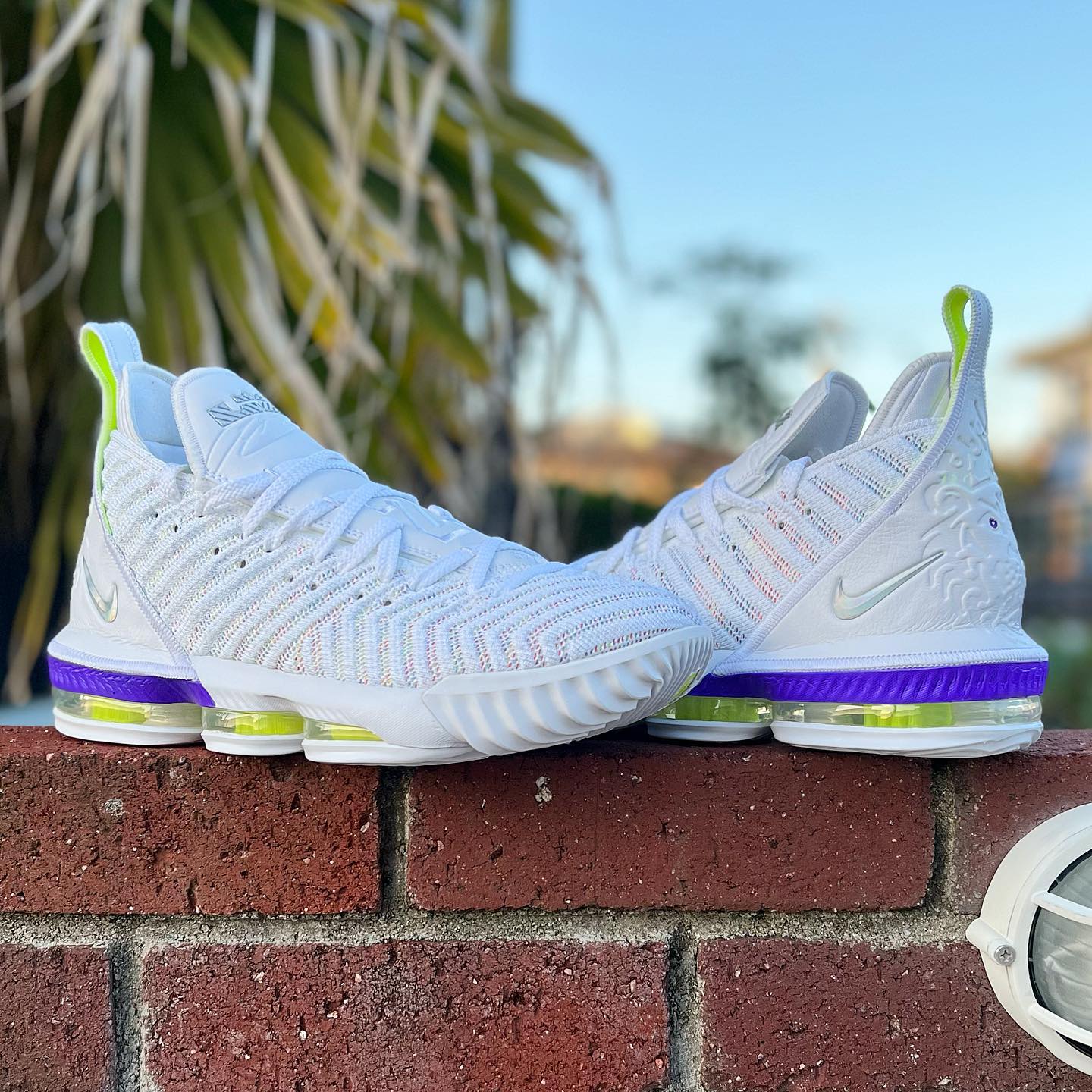 NIKE LEBRON 16 'BUZZ LIGHTYEAR' ナイキ レブロン 16 バズライト