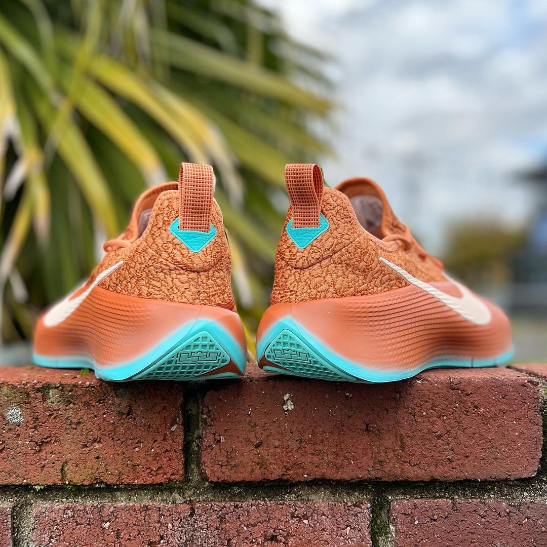 NIKE LEBRON TR 1 'BUTTER WITH AGE' ナイキ レブロン トレーナー 1