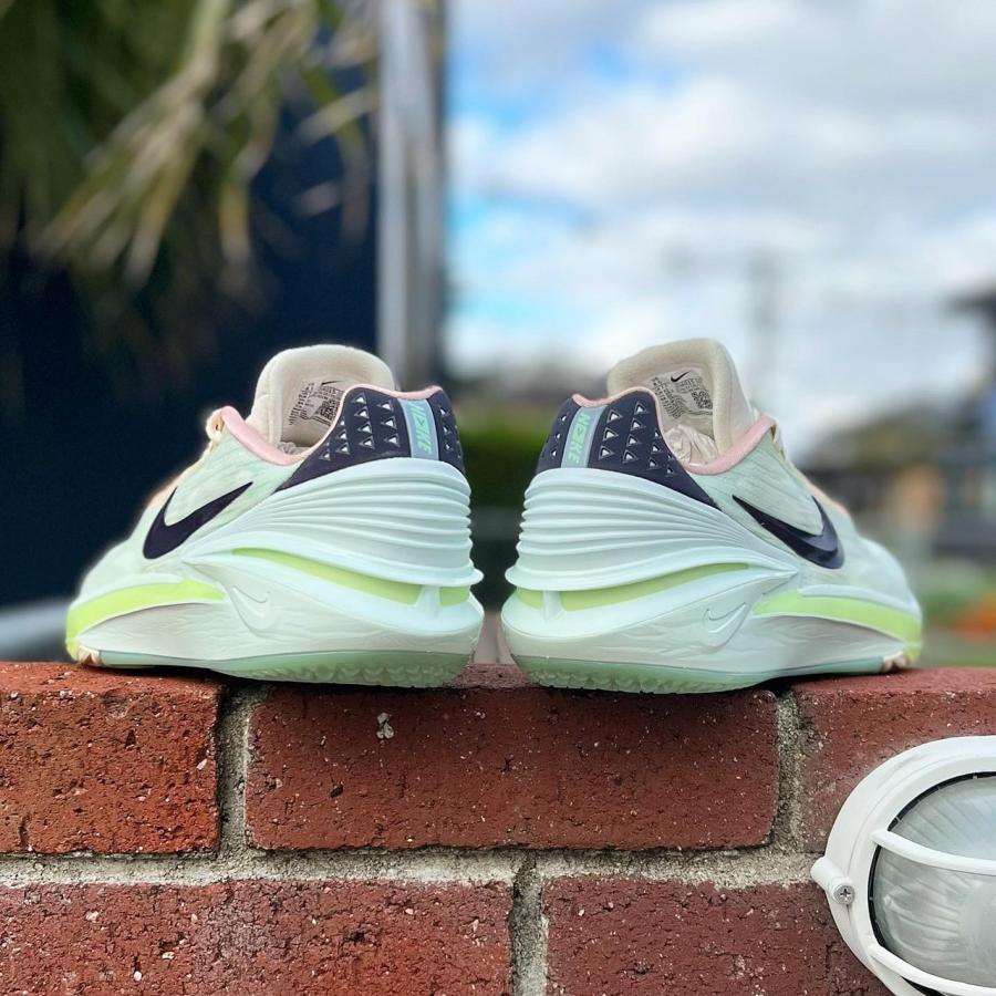 【最終価格】【美品】Nike Zoom GT Cut 2 ファーストカラー　レア NIKE AIR ZOOM G.T. CUT 2 ナイキ エア ズーム GT カット 2 【MEN'S