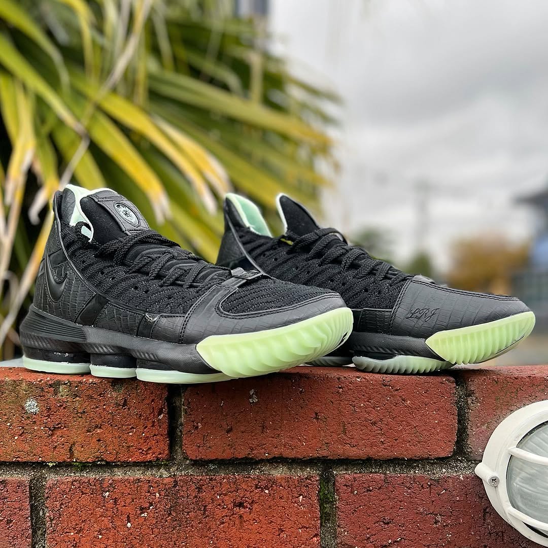 レブロン16 グローインザダーク　28cm NIKE LEBRON 16 'GLOW IN THE DARK' ナイキ レブロン 16 グロー イン