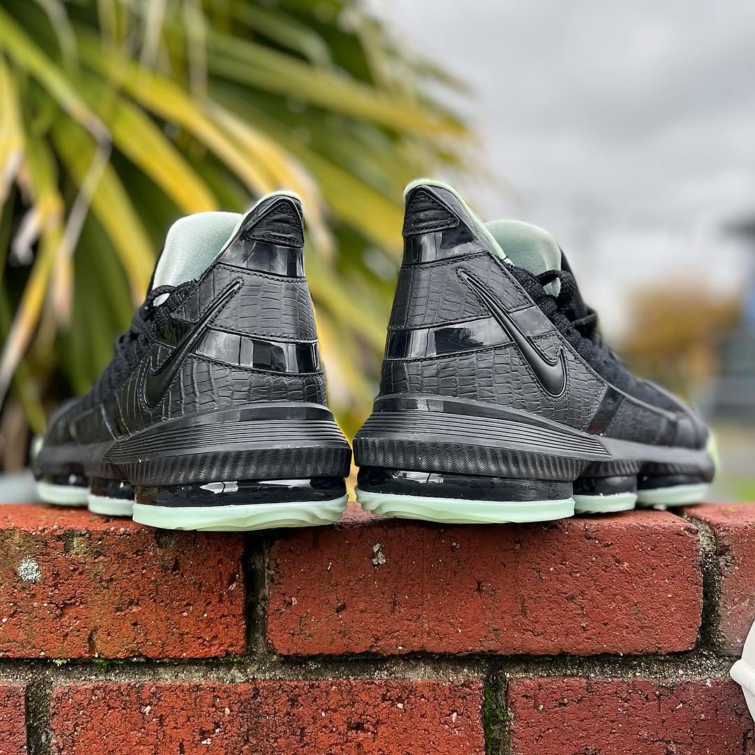 NIKE LEBRON 16 'GLOW IN THE DARK' ナイキ レブロン 16 グロー イン