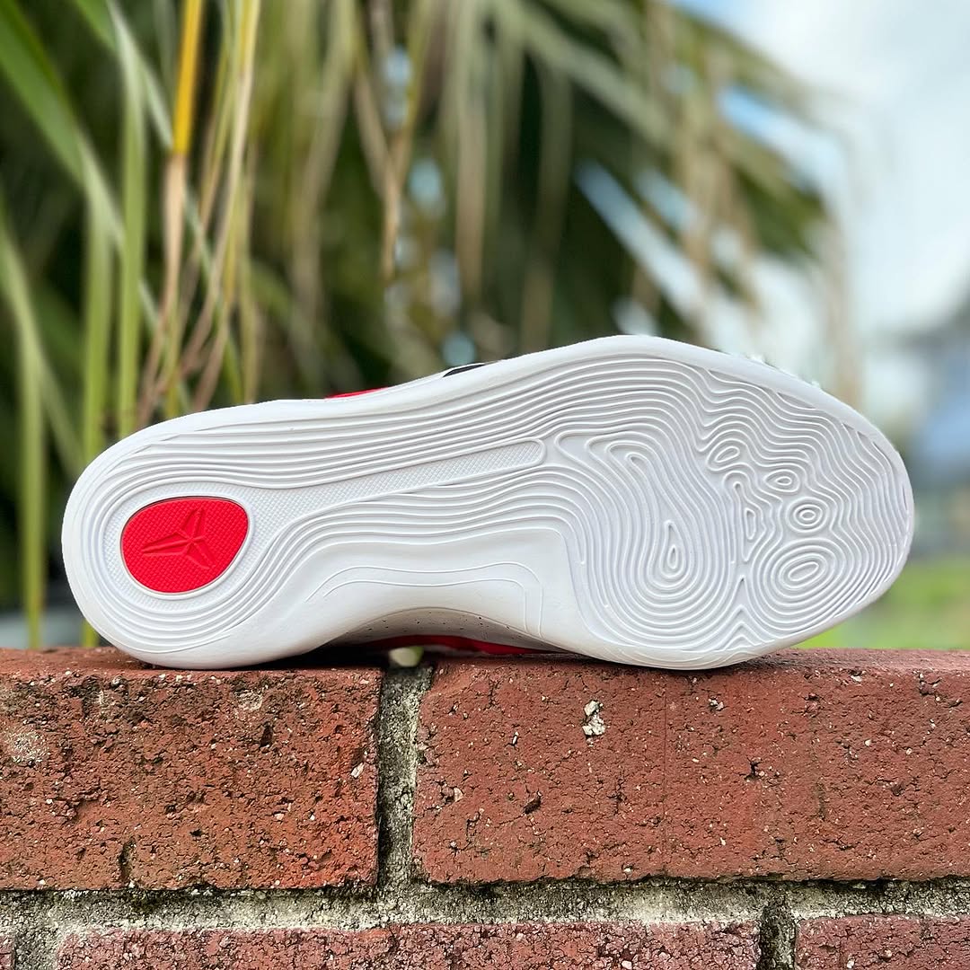 NIKE KOBE 9 EM LOW PROTRO GS ナイキ コービー 9 プロトロGS