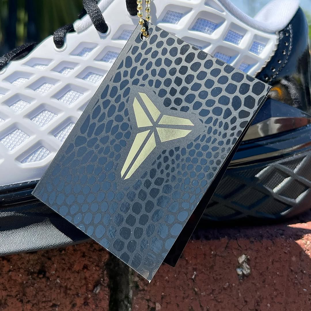 NIKE KOBE 3 LOW PROTRO 'MAMBACITA' ナイキ コービー 3 ローカット