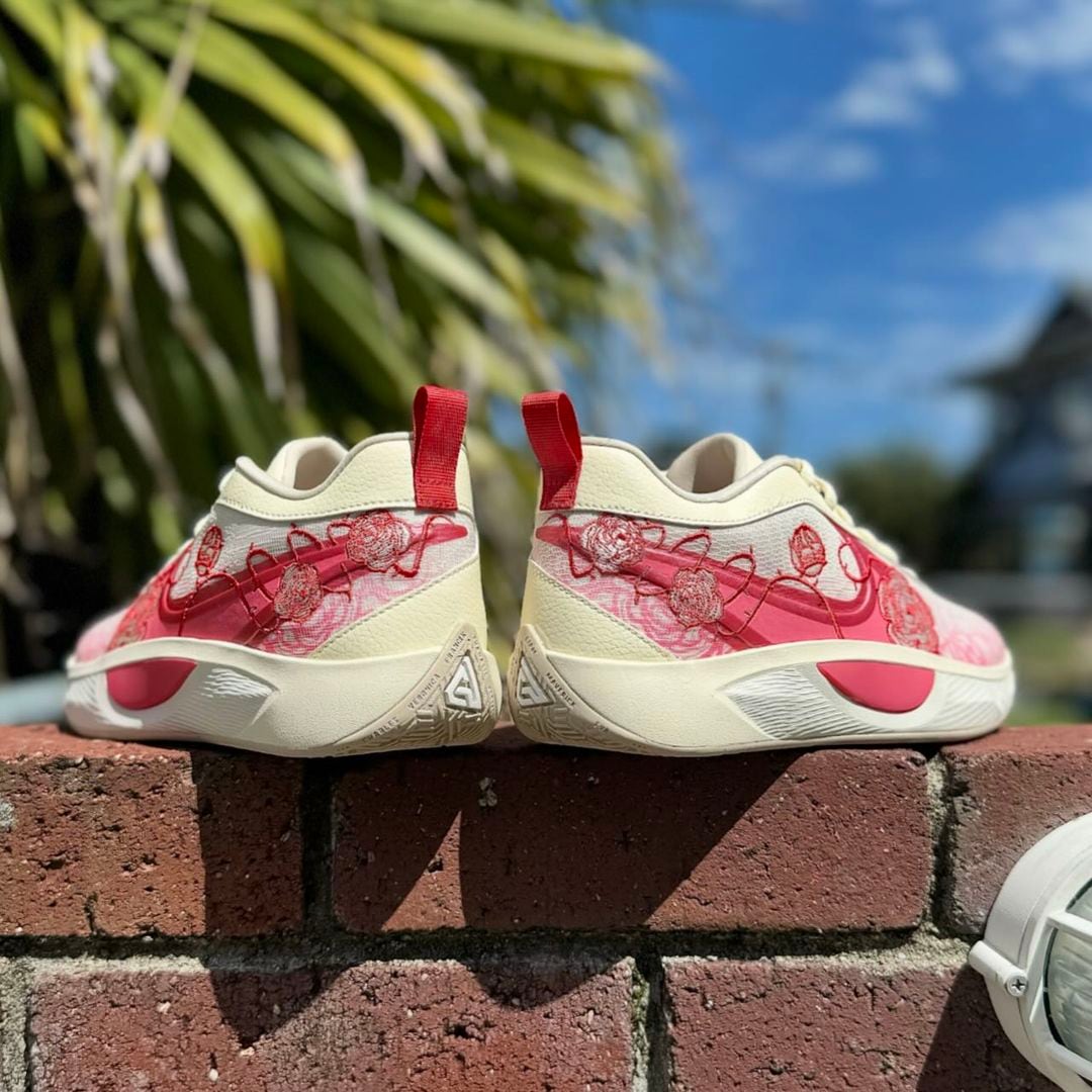 NIKE GIANNIS FREAK 6 GS 'ROSES' ナイキ ヤニス フリーク 6 ヤニス