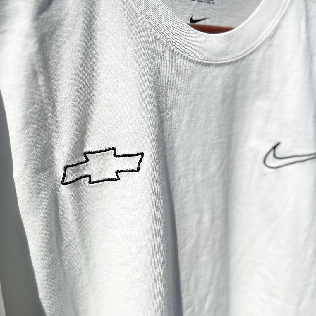 NIKE X DEVIN BOOKER X CHEVROLET TEE ナイキ デビン ブッカー