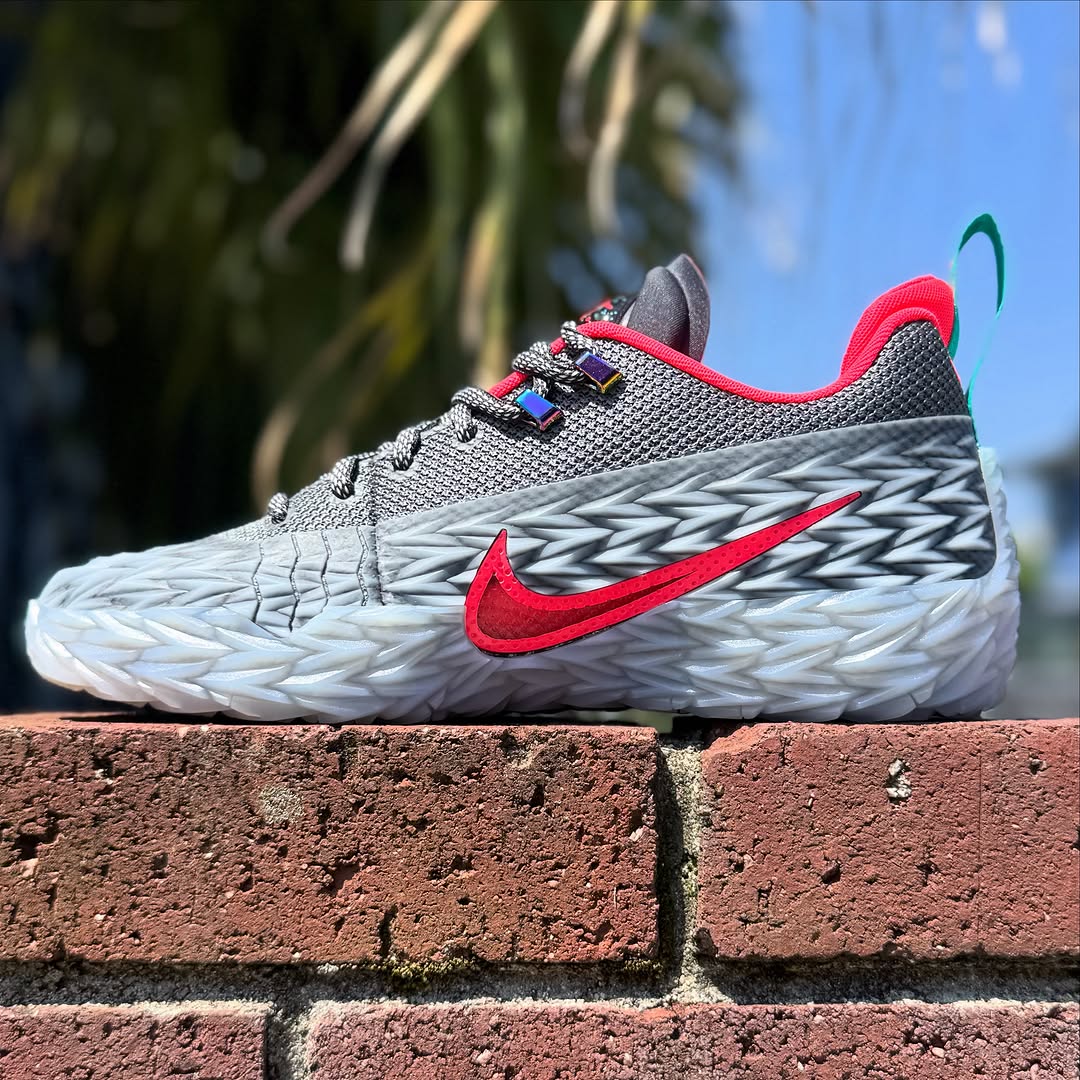 NIKE STREET TOUGH CHARGE EP ナイキ ストリート タフ チャージ