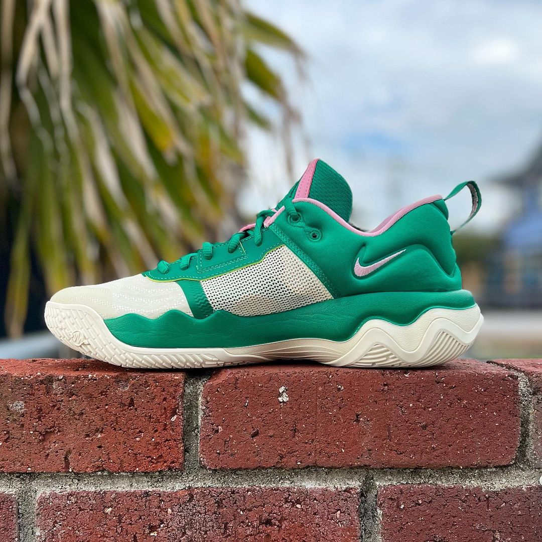 ヤニス　NIKE レア物【極美品】3XL 4L 総柄 花柄 ボタニカル グリーン NIKE GIANNIS IMMORTALITY 3 ナイキ ヤニス イモータリティ 3 【MEN'S