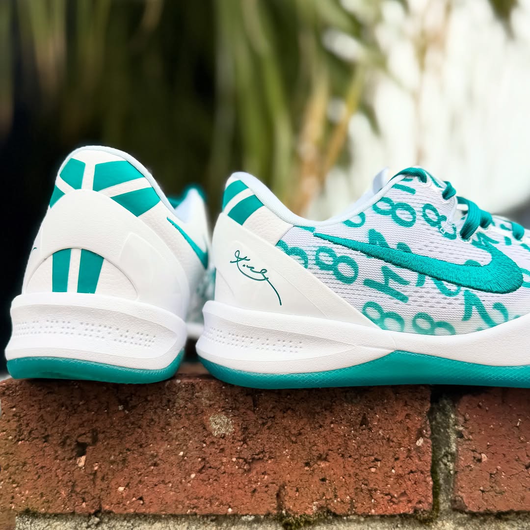 NIKE KOBE VIII PROTRO 'RADIANT EMERALD' ナイキ コービー 8 プロトロ