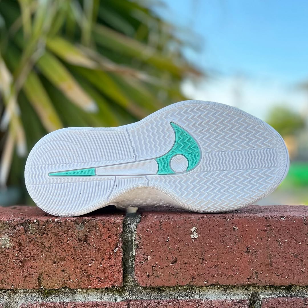 NIKE SABRINA 2 GS ナイキ サブリナ 2 キッズ ミニバス 子供