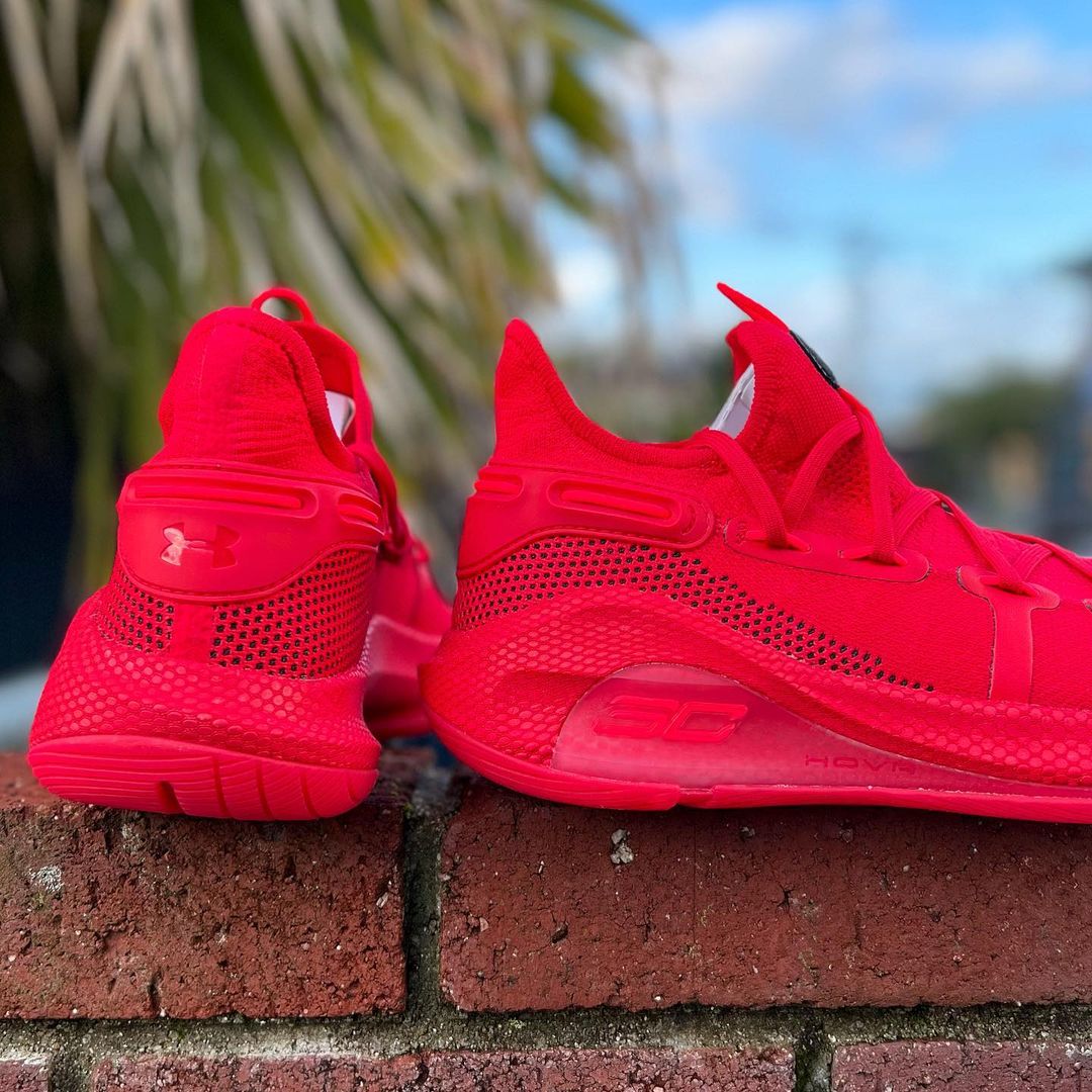 UNDER ARMOUR CURRY 6  