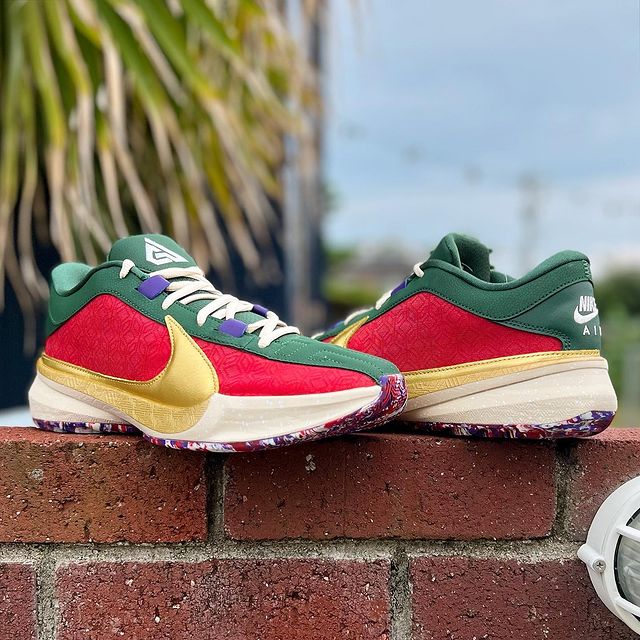 NIKE ZOOM FREAK 5 KEEP IT A BUCK ナイキ ズーム フリーク 5 ヤニス