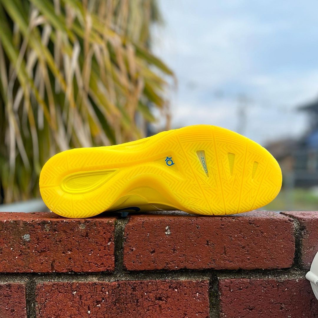 NIKE ZOOM KD 3 'CHRISTMAS' '2023' ナイキ ケーディ 3 ケビン