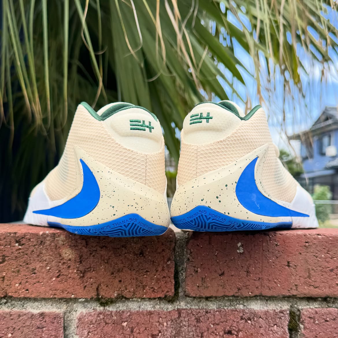 NIKE ZOOM FREAK 1 'BUCKS' ナイキ ズーム フリーク 1 ヤニス