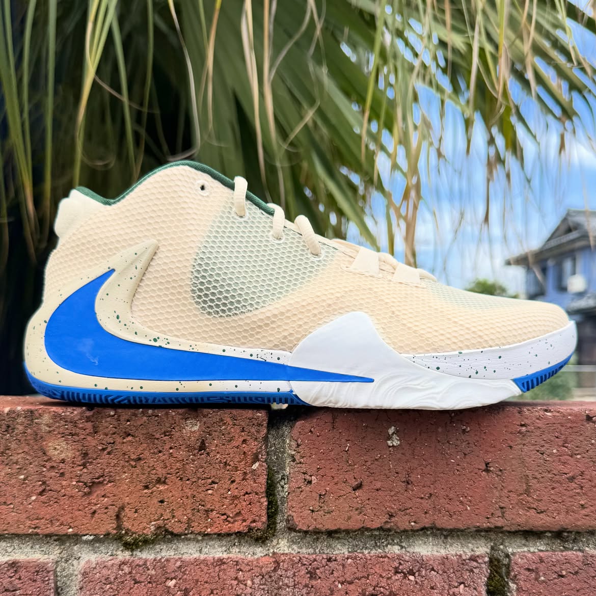 NIKE ZOOM FREAK 1 'BUCKS' ナイキ ズーム フリーク 1 ヤニス