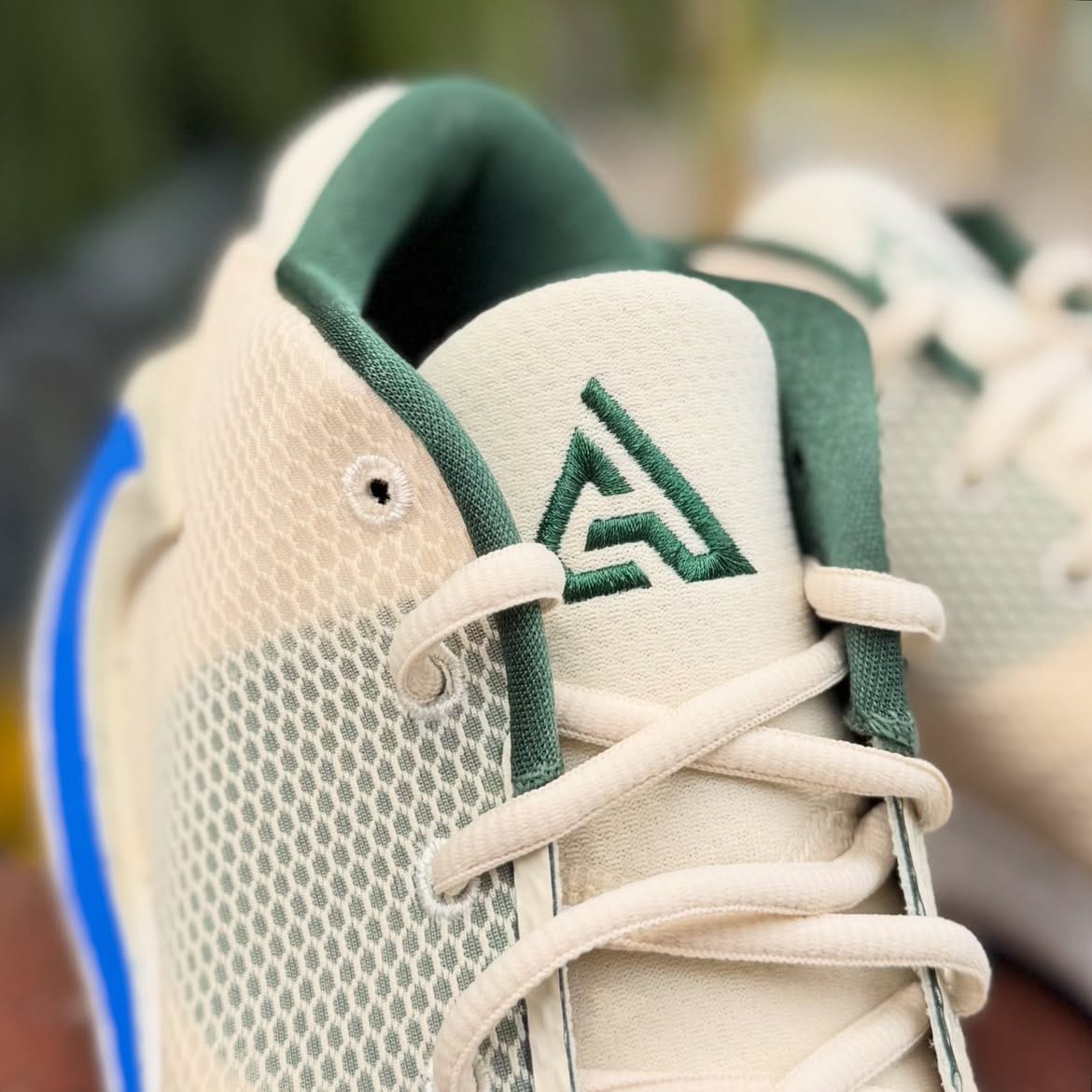 NIKE ZOOM FREAK 1 'BUCKS' ナイキ ズーム フリーク 1 ヤニス