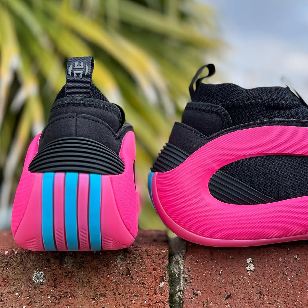 【新品未使用】アディダス　ハーデン8　バスケシューズ adidas アディダス HARDEN VOLUME 8 ハーデン ボリューム IE2698