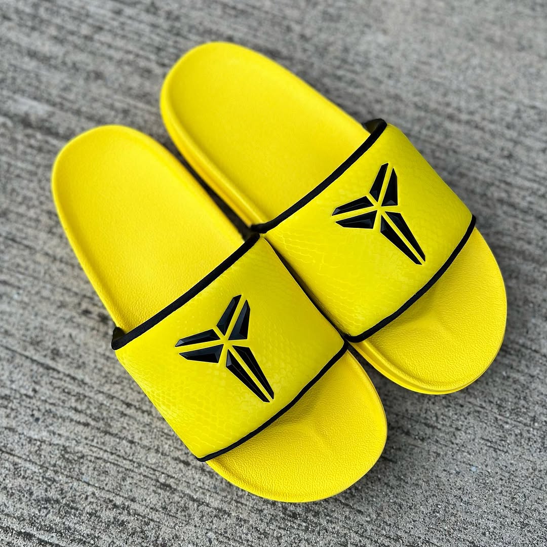 Nike × Kobe Offcourt Slide コービースライド NIKE KOBE OFFCOURT SLIDE 'LIGHTNING' ナイキ コービー オフ