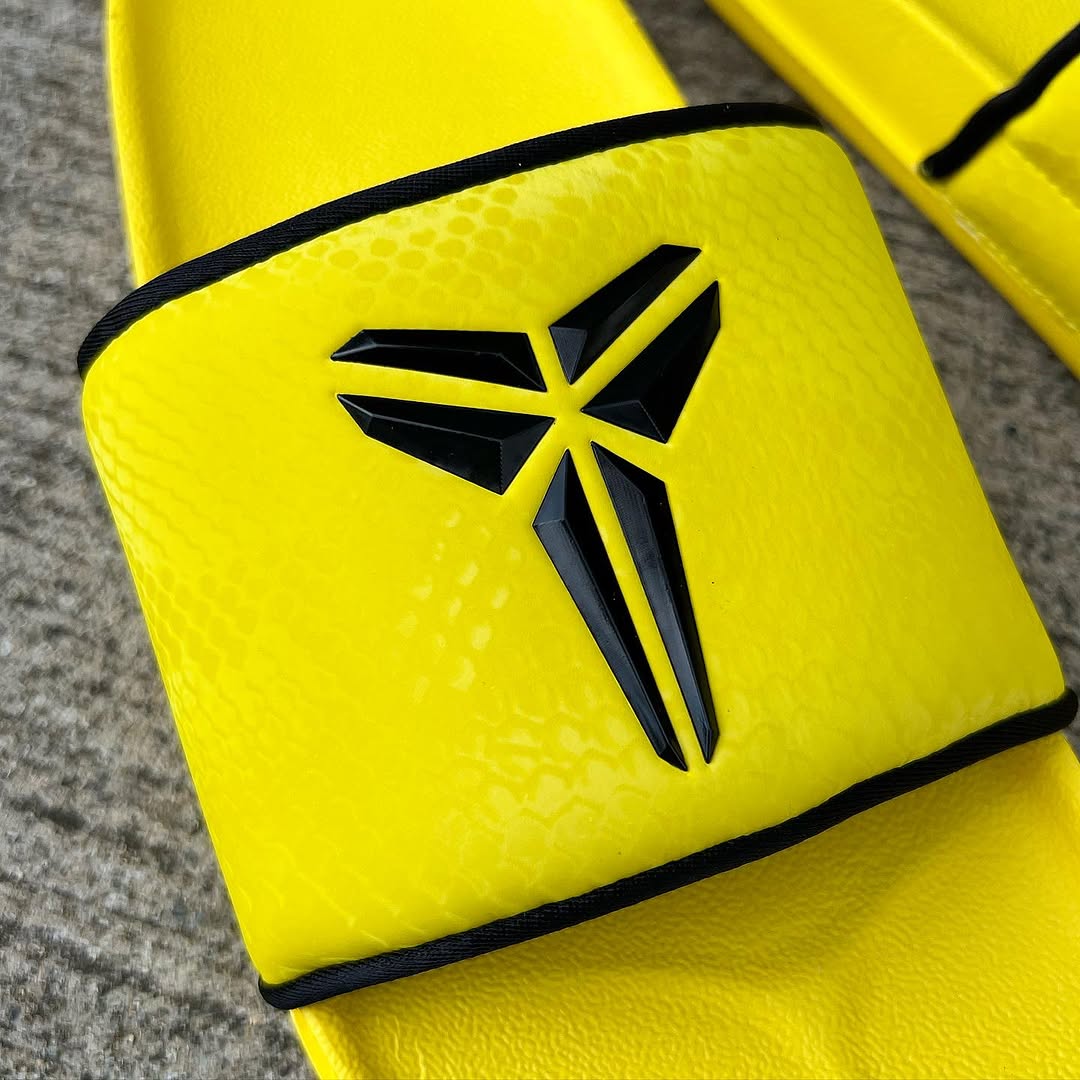 NIKE KOBE OFFCOURT SLIDE 'LIGHTNING' ナイキ コービー オフコート