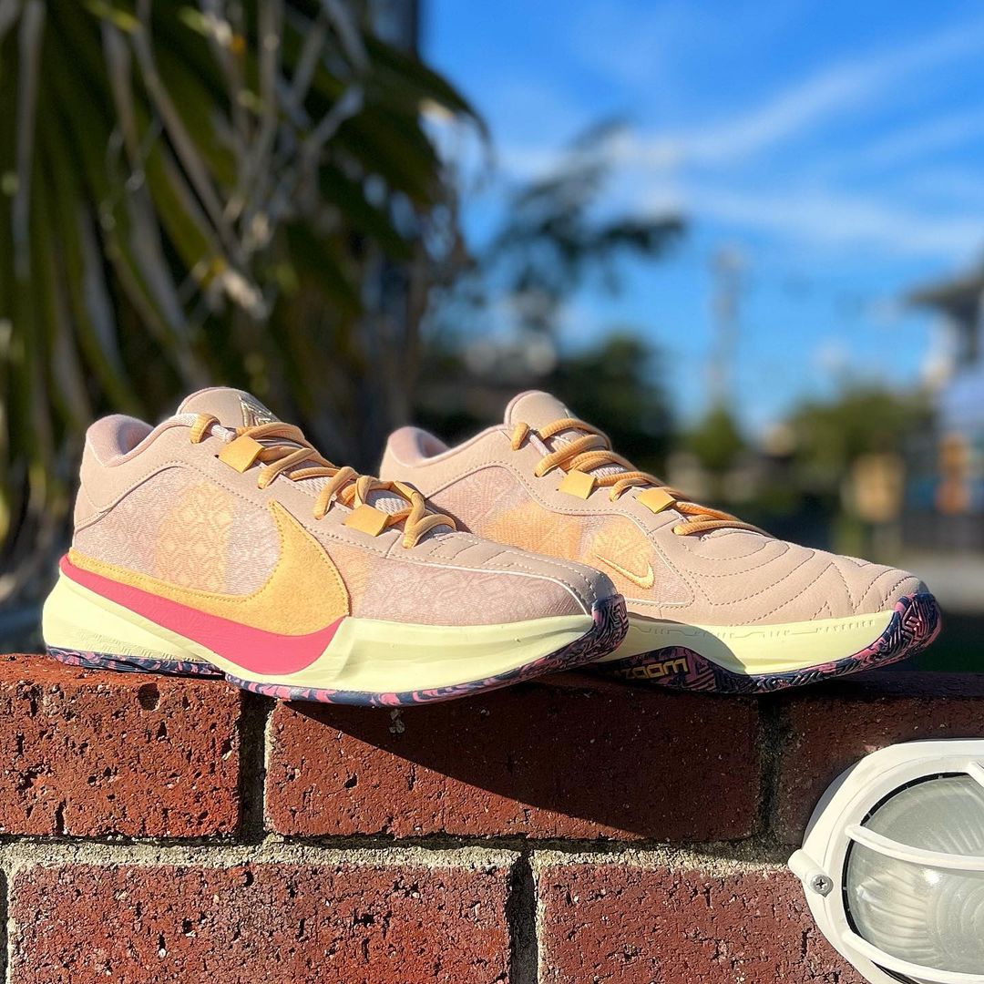 Nike ズームフリーク 5 EP 26cm　新品！ヤニス・アデトクンボ NIKE ZOOM FREAK 5 FOSSIL STONE ナイキ ズーム フリーク 5 ヤニス