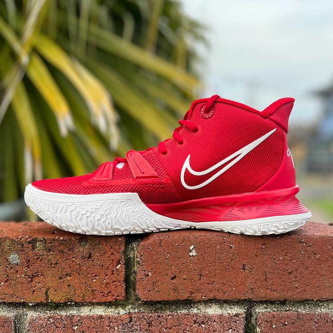 Nike Kyrie バスケットボールシューズ 赤 楽天市場】ナイキ メンズ バッシュ Nike Kyrie 7 - University