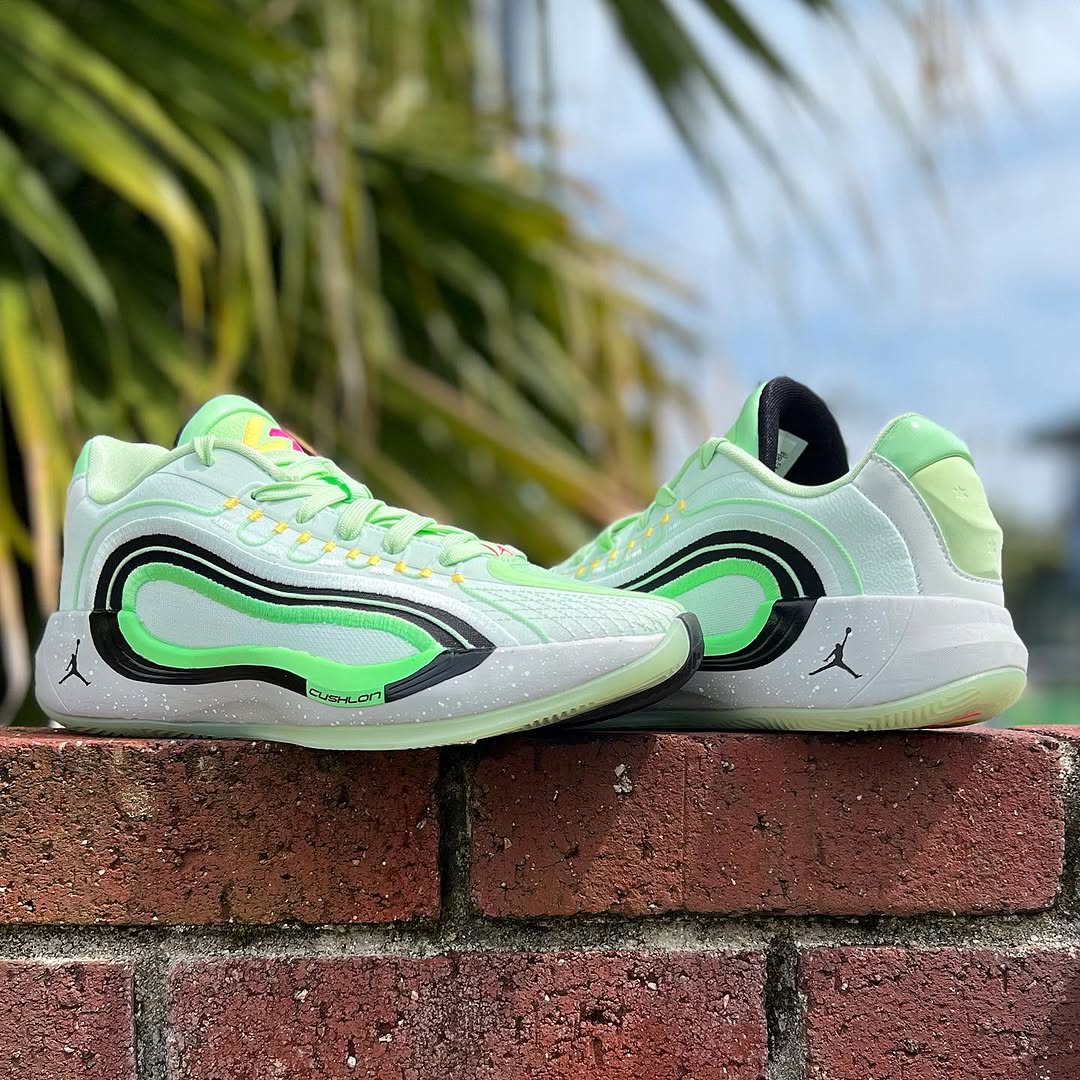 ルカ 4 \"Space Navigator\" ジュニアバスケットボールシューズ NIKE公式】ルカ 4 PF 