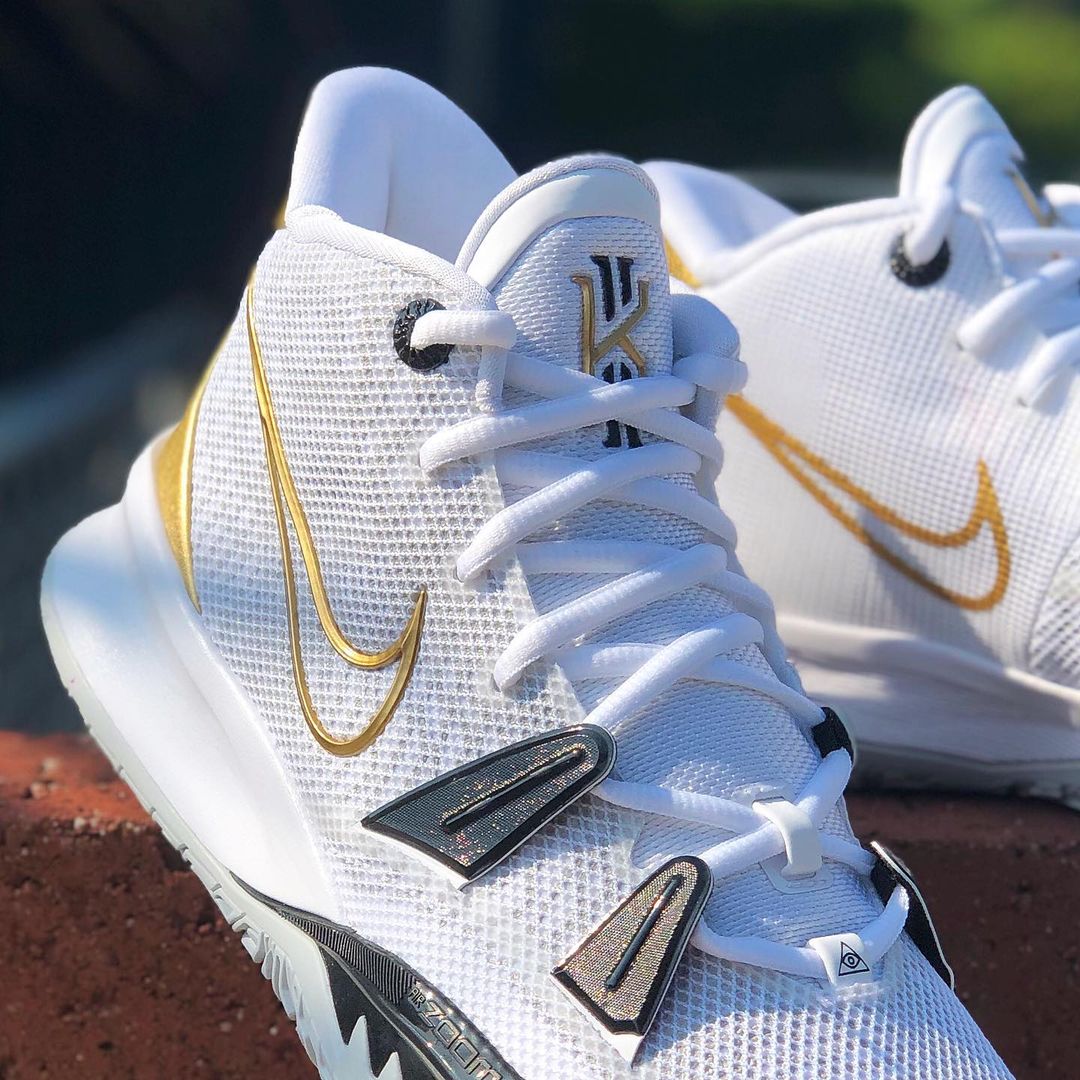 Nike カイリー7 バスケットボールシューズ CQ9327_005_0?w=600&q=60