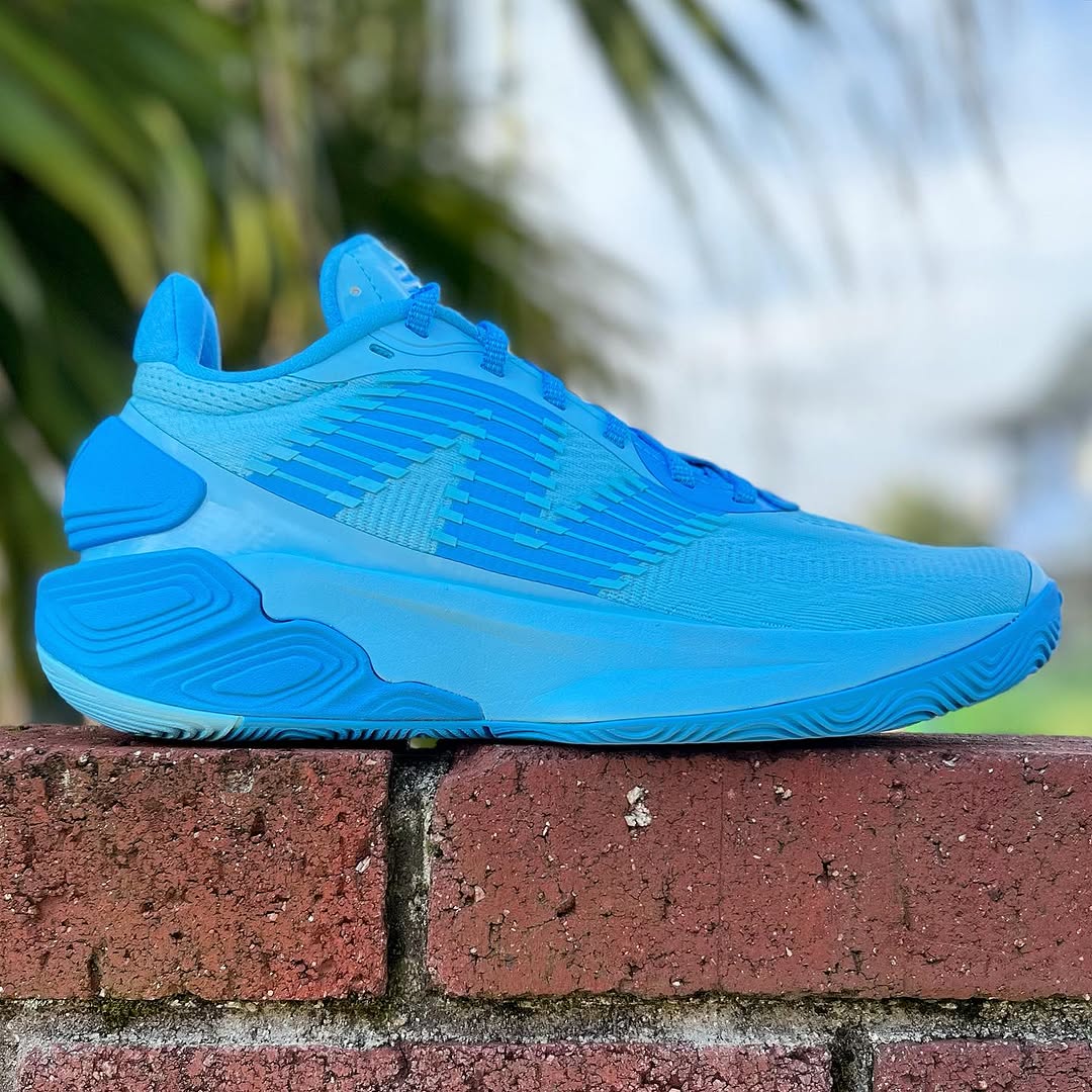 New Balance HES 20 ライトブルー バスケットシューズ New Balance HES 20 ライトブルー バスケットシューズ - メルカリ