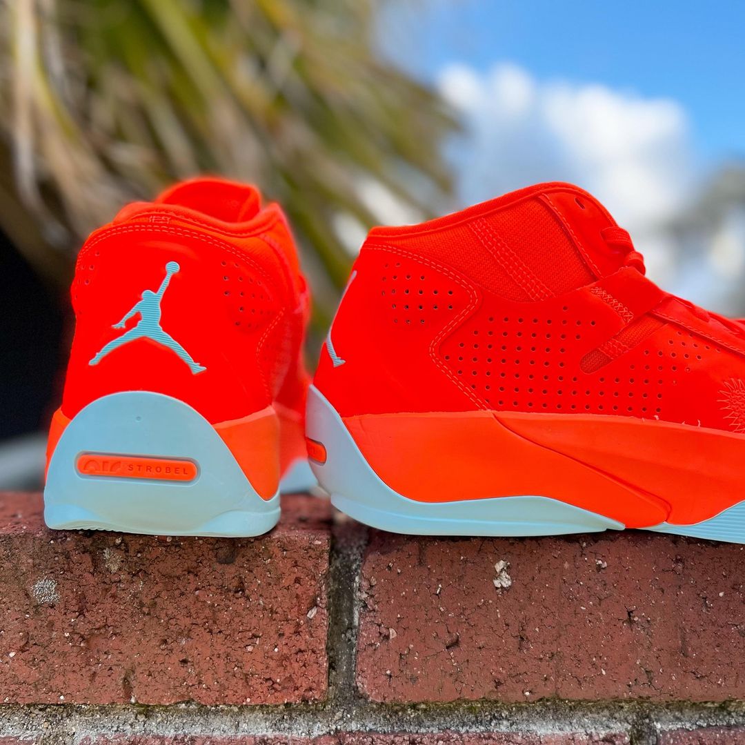 完売品 新品 NBA Jordan ジョーダン ラメロボール 2 ホーネッツ 完売品 新品 NBA Jordan ジョーダン ラメロボール 2 ホーネッツ